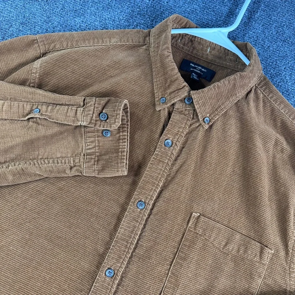 Banana Republic Button Down Shirt Mens XL Extra Large Corduroy Untucked Fit